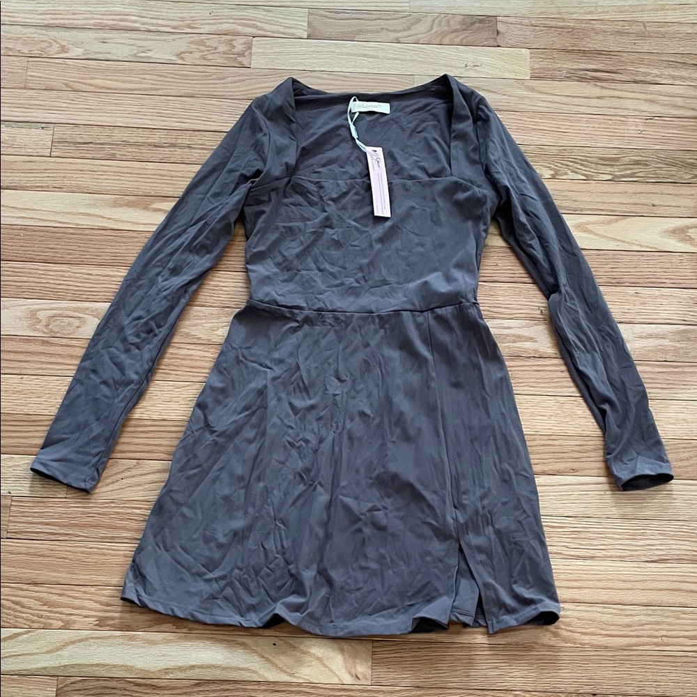 Elegant Gray Long Sleeve Dress